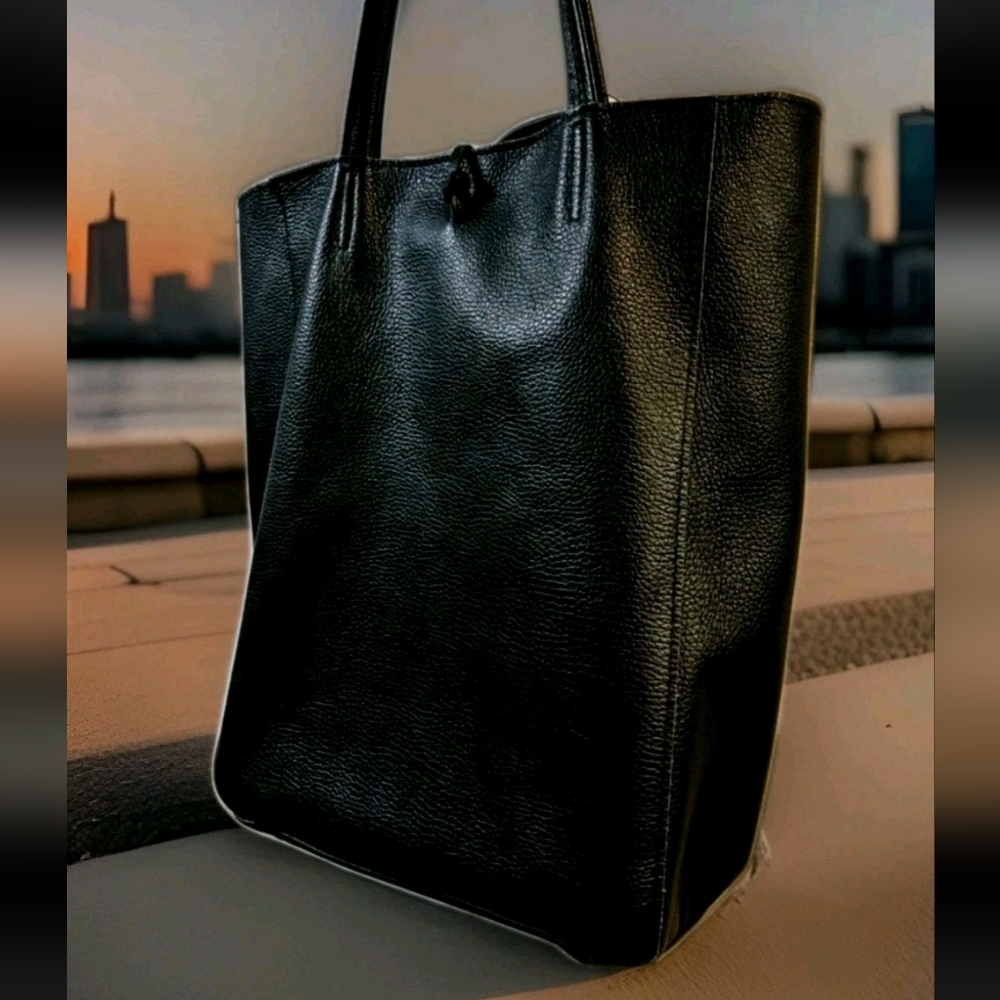 Borse In Pelle Tote black, Soft  Pebble Leather, Zip Pocket, Made in Italy - Picture 5 of 7